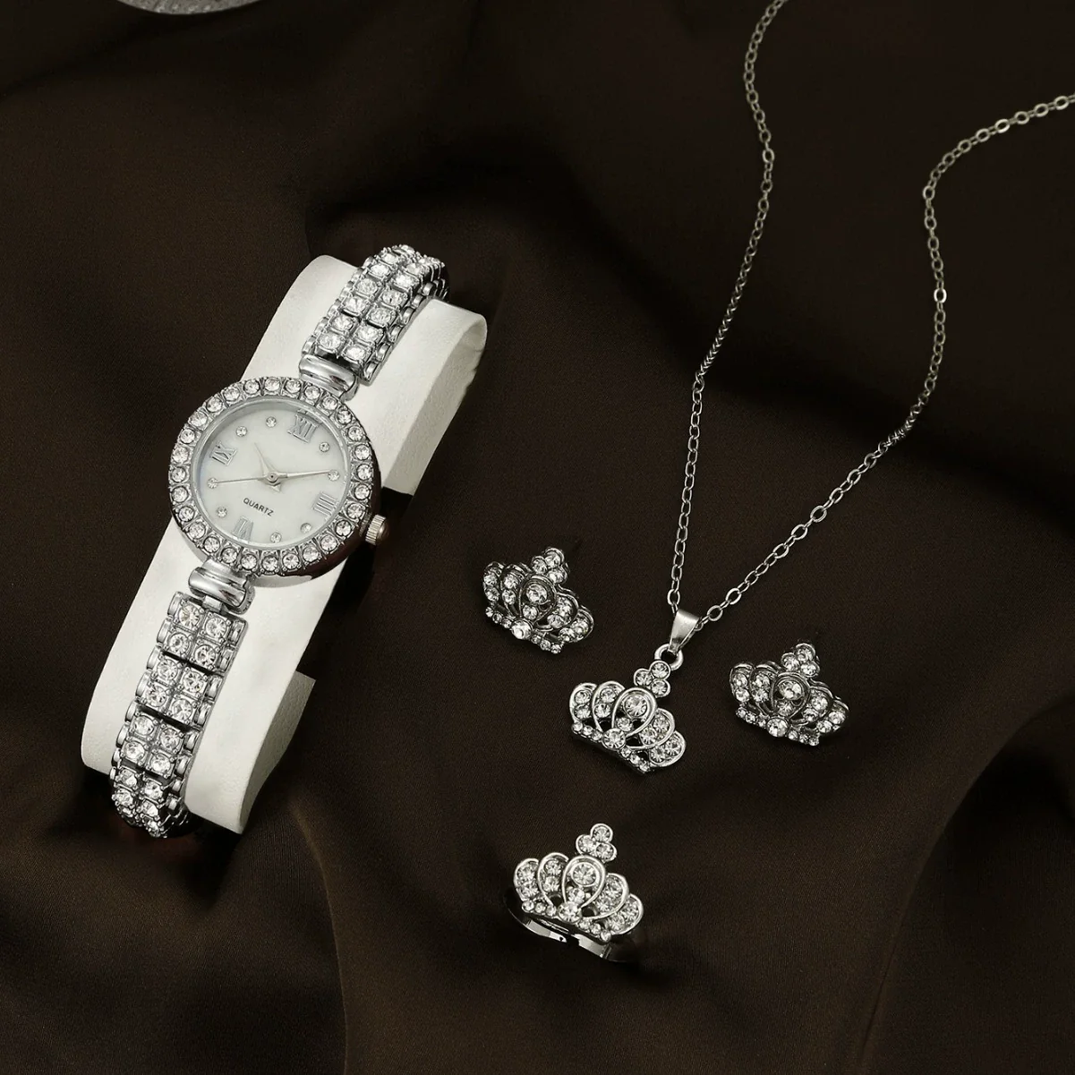 Alloy Quartz Bracelet Watch With Round Diamond For Female Compact Exquisite And Leisure Style Jewelry Set - Image 3