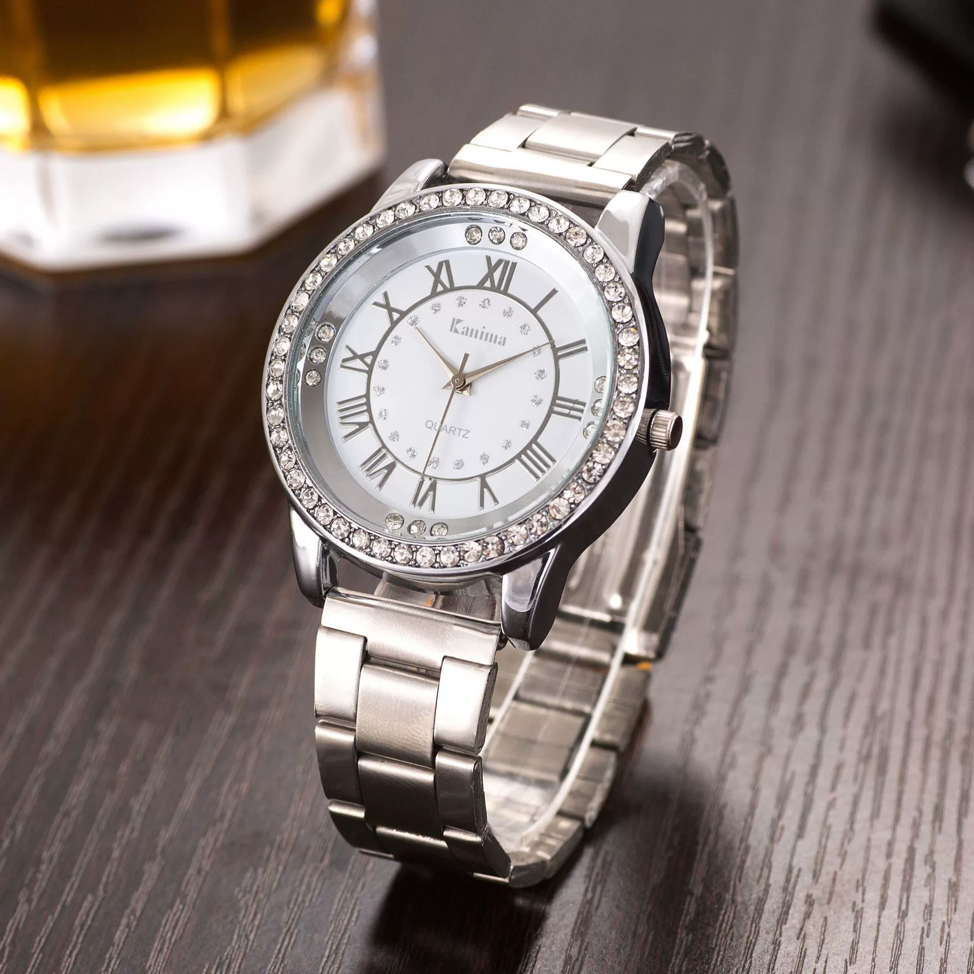 Alloy Quartz Watch With Roman Numerals And Full Diamond Round Dial Stainless Steel Strap For Men And Women - Image 2