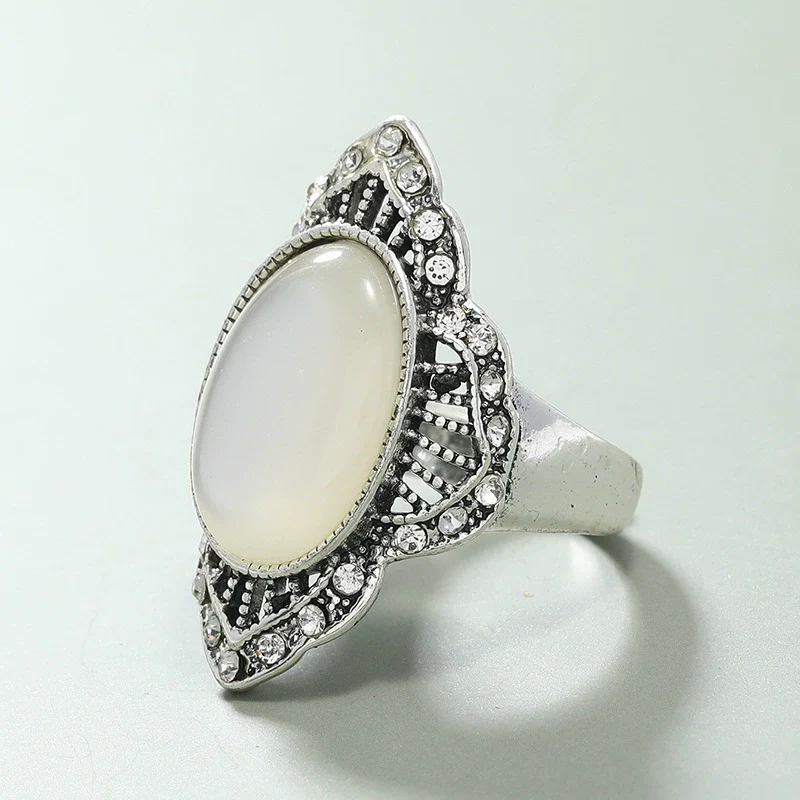 Alloy Retro Fashion Hollow Rhombus Electroplated Unisex Ring - Image 3