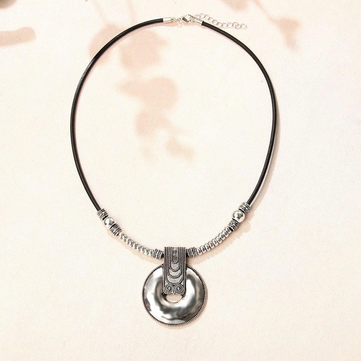 Alloy Retro Geometric Rope Clavicle Chain With Electroplating Treatment - Image 3