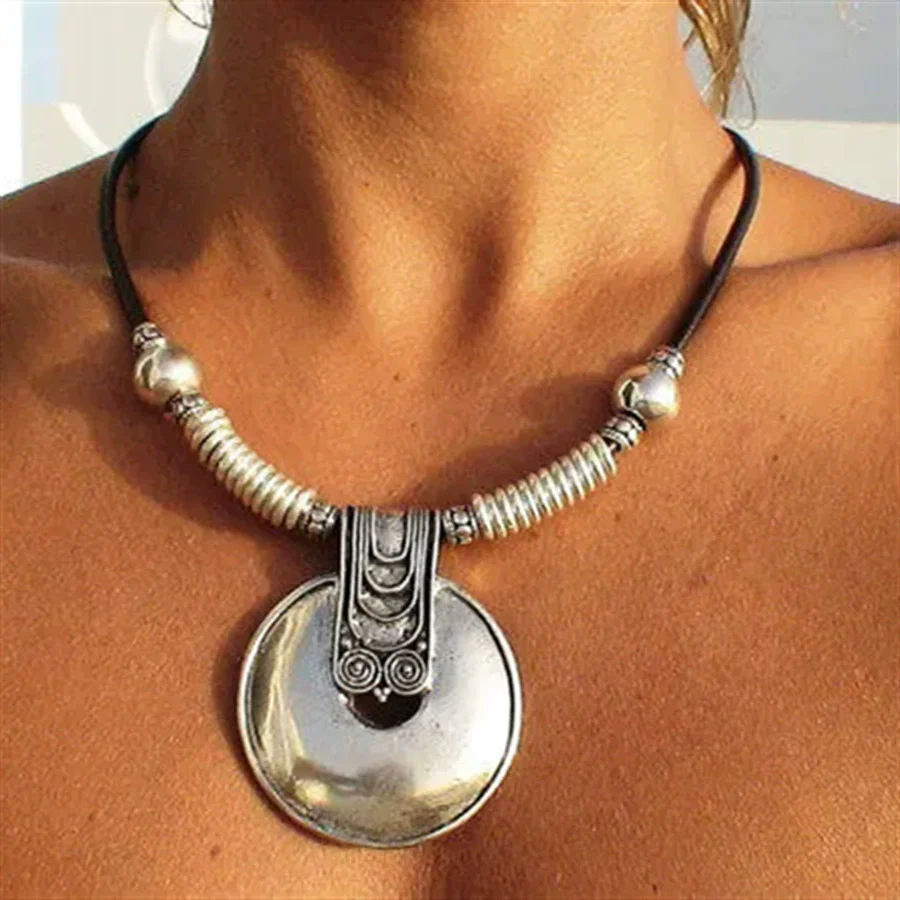 Alloy Retro Geometric Rope Clavicle Chain With Electroplating Treatment - Image 4