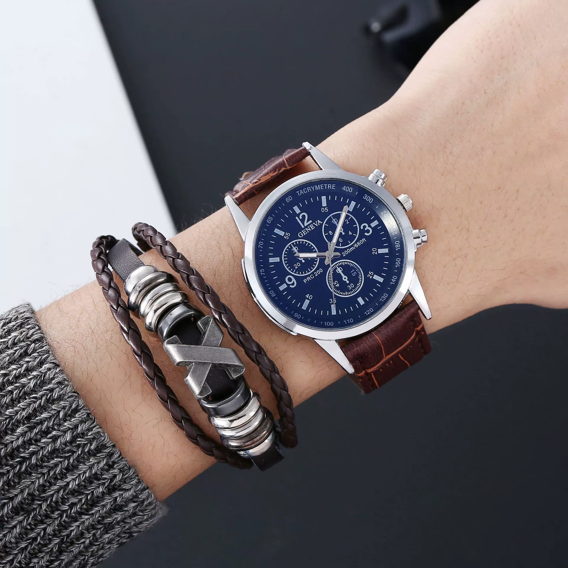 Alloy Shell Imitation Leather Strap Men's Leisure Quartz Watch With Round Dial And Blue Light Twopiece Set - Image 4