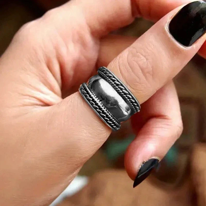 Alloy Simple Retro Ring Electroplating Smooth Twist Design - Image 2