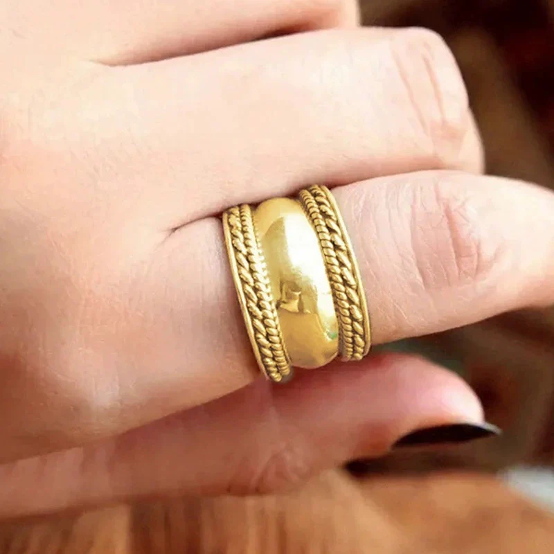 Alloy Simple Retro Ring Electroplating Smooth Twist Design - Image 3