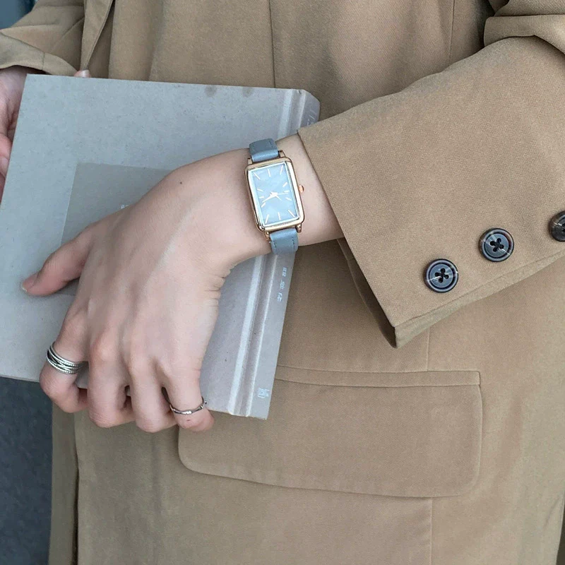 Alloy Square Retro Simple Quartz Watch For Female With Ordinary Glass Mirror And Leisure Style - Image 10