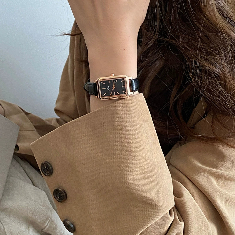 Alloy Square Retro Simple Quartz Watch For Female With Ordinary Glass Mirror And Leisure Style - Image 3