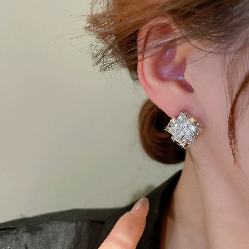 Alloy Square Women's Earrings With Real Gold Electroplating Light Luxury Fashion - Image 3