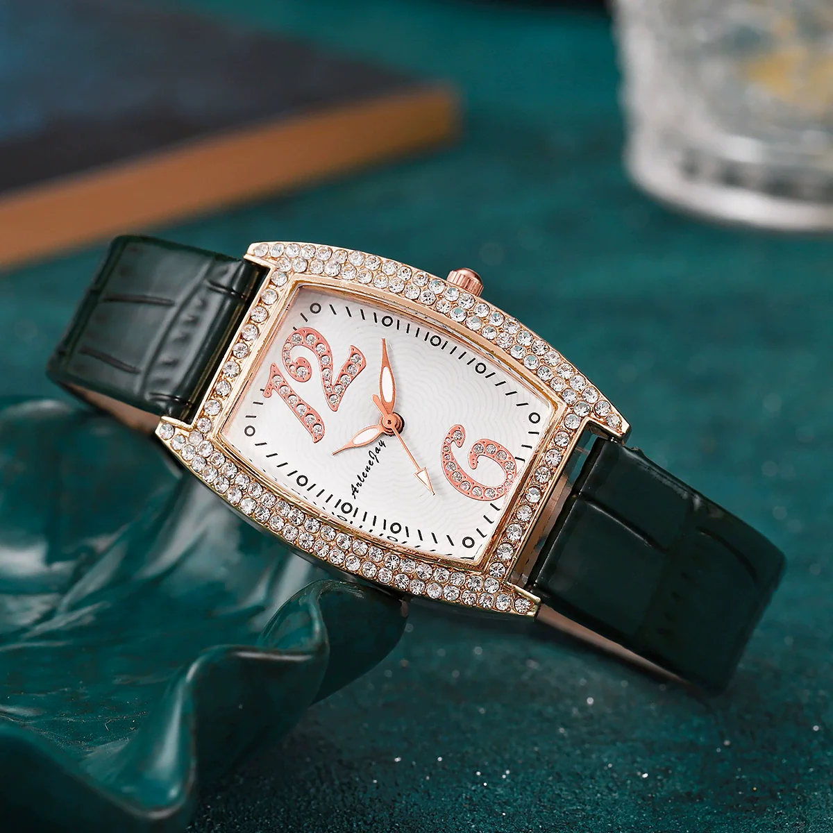 Alloy Stainless Steel Square Rhinestone Quartz Watch And Butterfly Diamond Bracelet Set For Ladies - Image 3