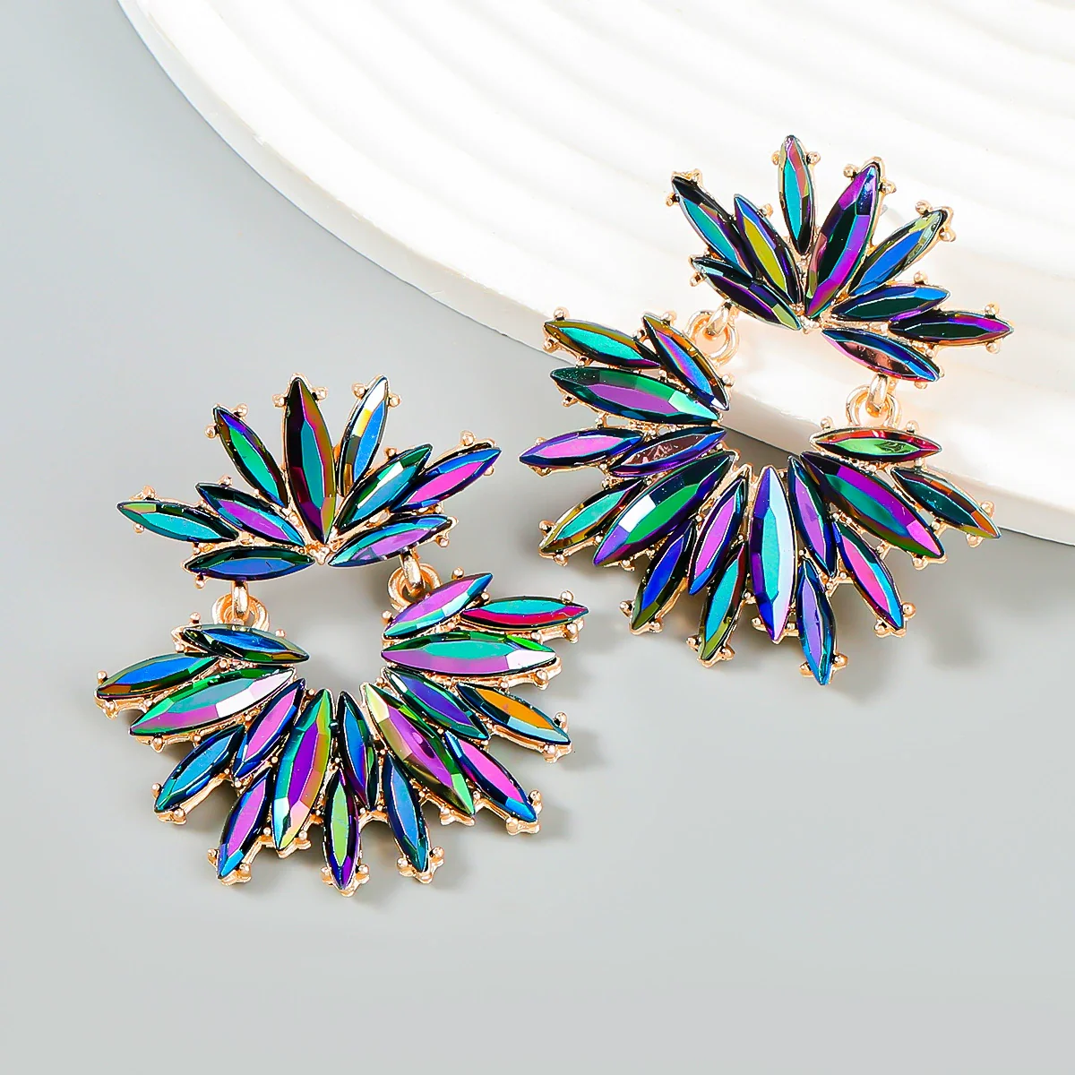 Alloy Women's Geometric Flower Diamond Earrings - Image 2