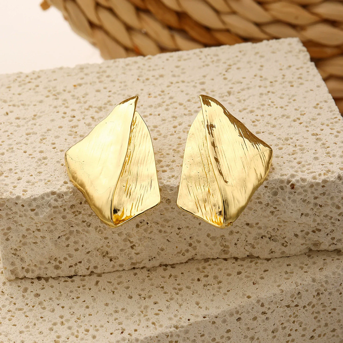 Alloy Women's Geometric Retro Pleated Brushed Texture Electroplated Earrings - Image 3