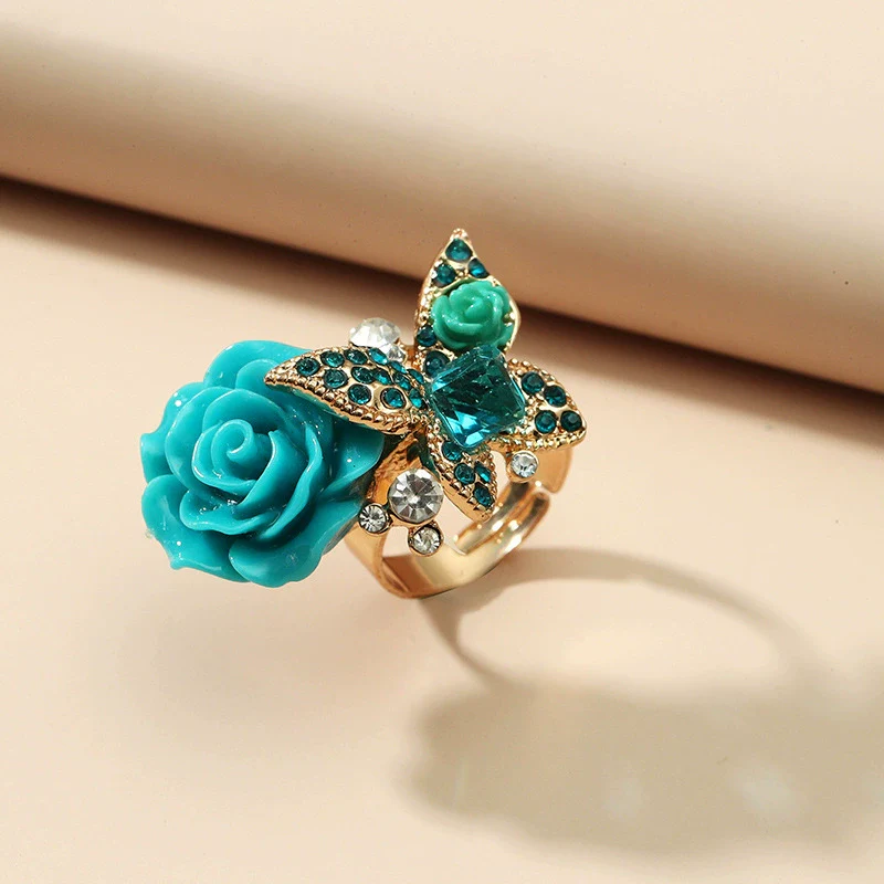 Alloy Women's Rose And Butterfly Ring With Flower Pattern And Diamond Design - Image 10