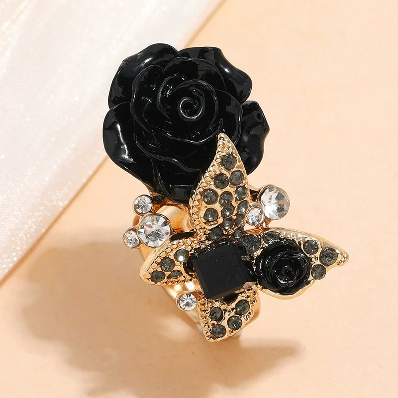 Alloy Women's Rose And Butterfly Ring With Flower Pattern And Diamond Design - Image 9