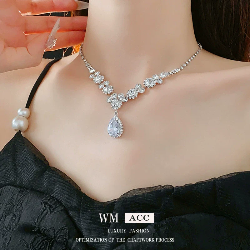 Alloy Zircon Inlaid Water Drop Earrings And Necklace Twopiece Women's Light Luxury Highend Jewelry - Image 4