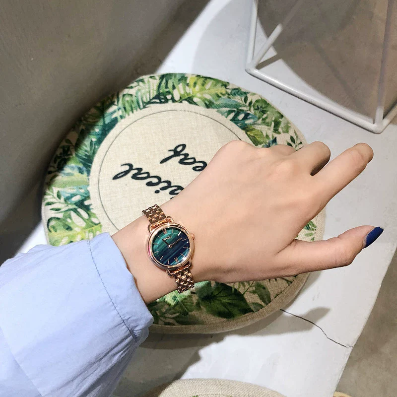 Artistic Alloy Metal Chain Watch For Female Middle School Students Round Dial Retro Style