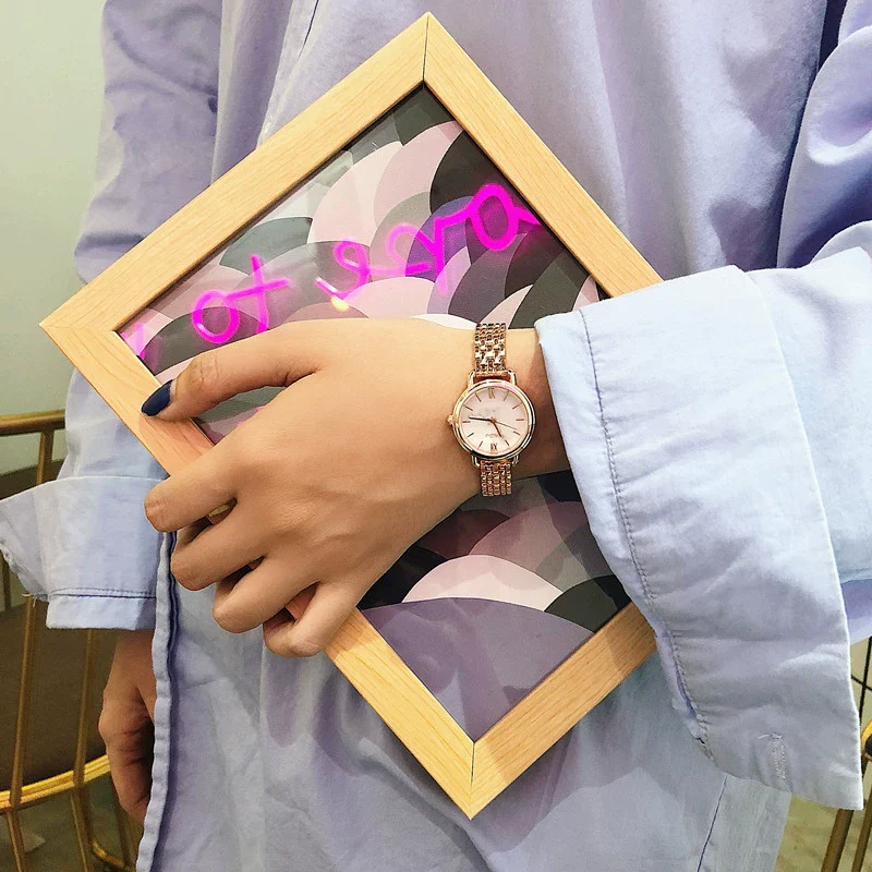 Artistic Alloy Metal Chain Watch For Female Middle School Students Round Dial Retro Style - Image 2