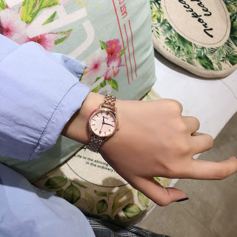 Artistic Alloy Metal Chain Watch For Female Middle School Students Round Dial Retro Style - Image 6