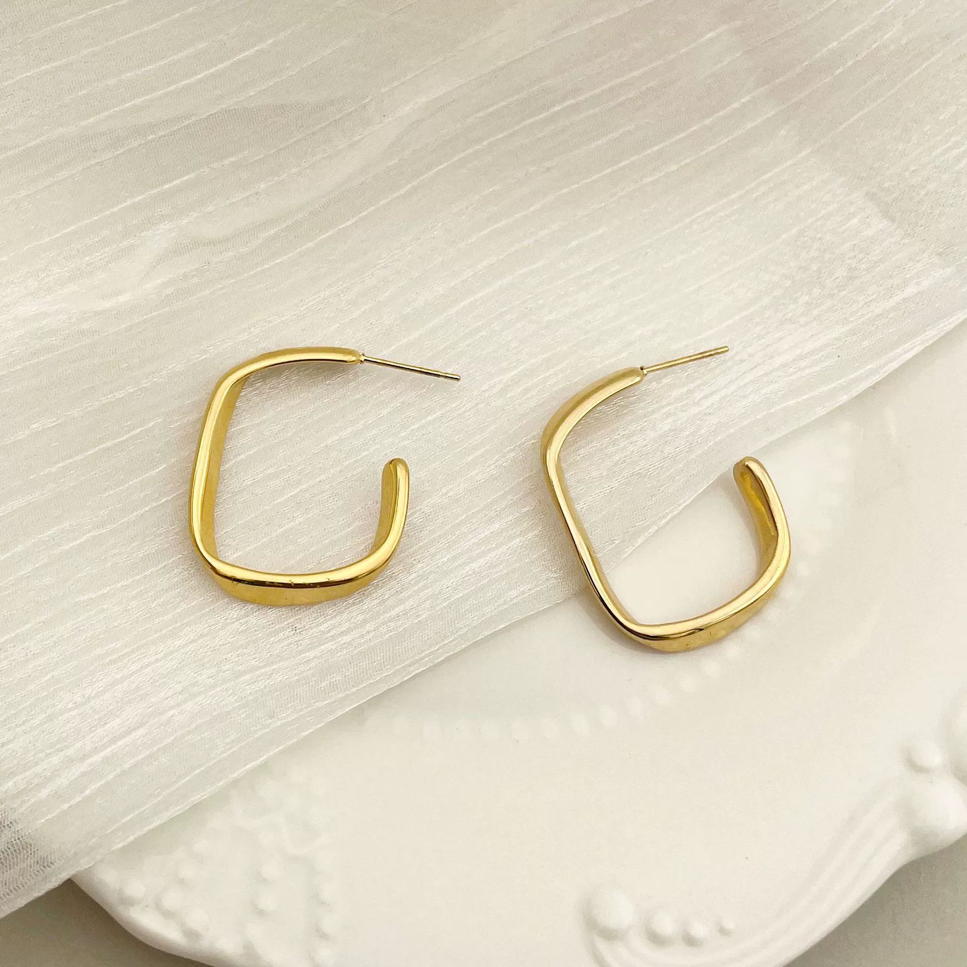 Artistic Retro Geometric Stainless Steel Square Twisted Electroplated Earrings - Image 3