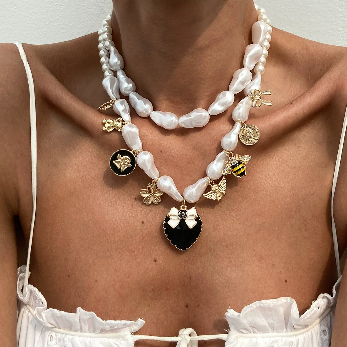 Baroque Style Imitation Pearl And Alloy Heart Shape Pendant Necklace With Electroplating For Women