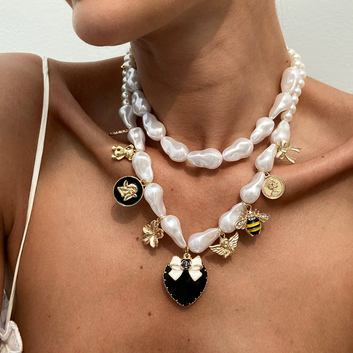 Baroque Style Imitation Pearl And Alloy Heart Shape Pendant Necklace With Electroplating For Women - Image 2