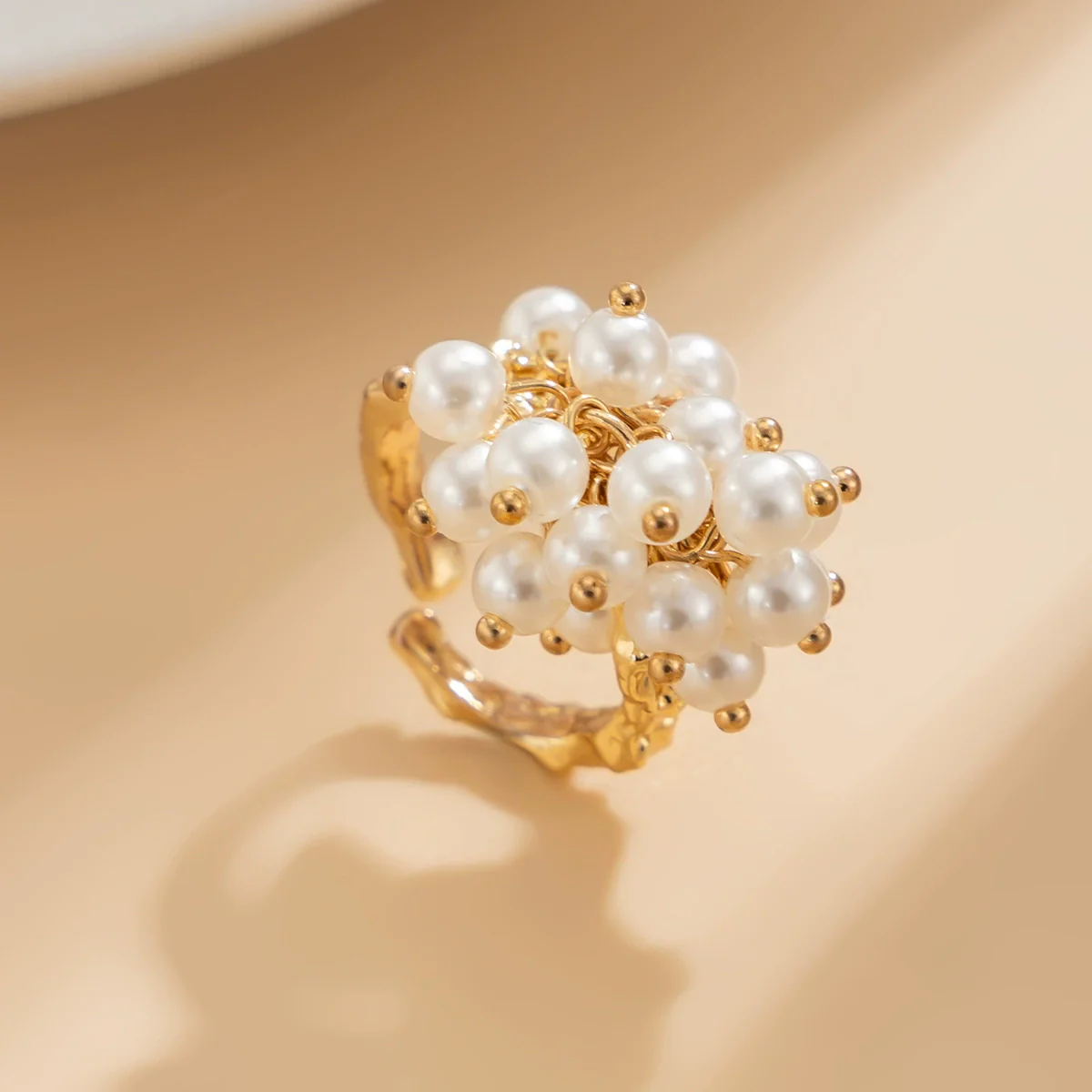 Baroque Style Metal Imitation Pearl Pleated Flower Ring For Women With Electroplating - Image 11