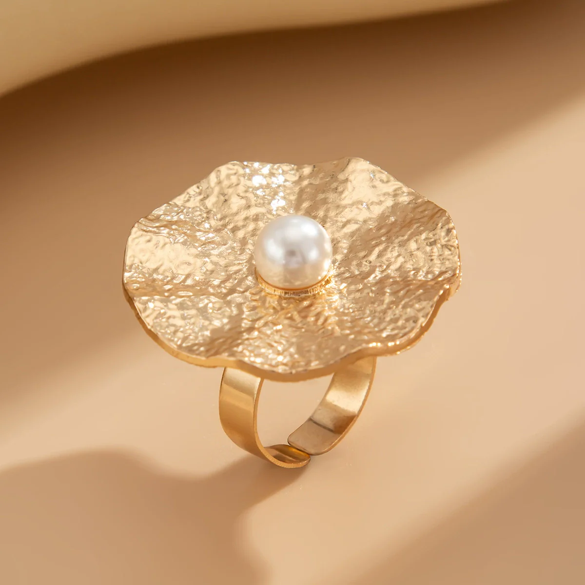 Baroque Style Metal Imitation Pearl Pleated Flower Ring For Women With Electroplating - Image 13