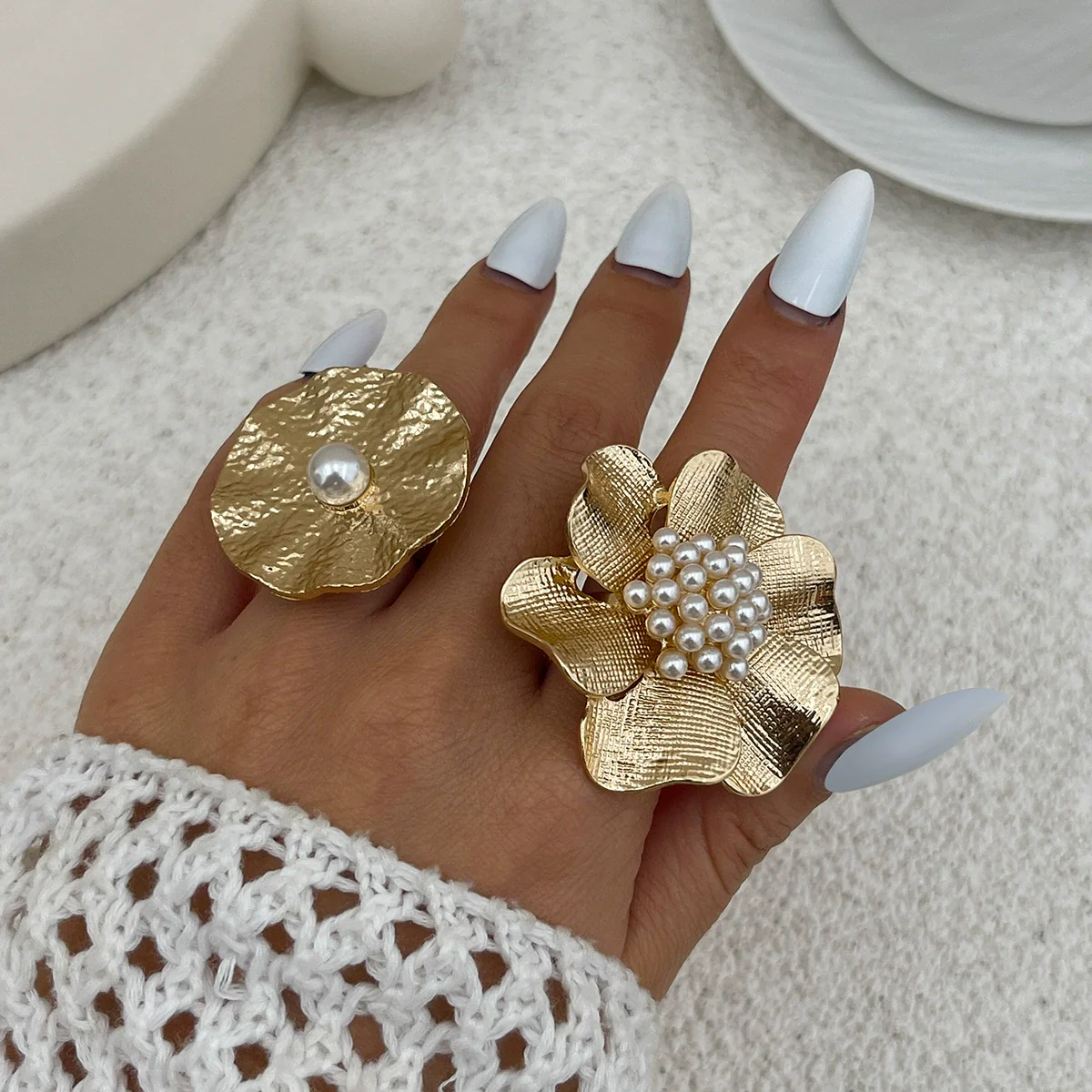 Baroque Style Metal Imitation Pearl Pleated Flower Ring For Women With Electroplating - Image 2