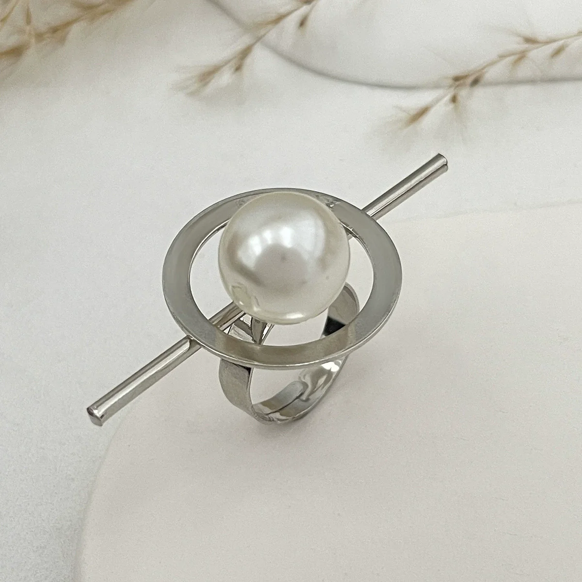 Baroque Style Metal Imitation Pearl Pleated Flower Ring For Women With Electroplating - Image 8