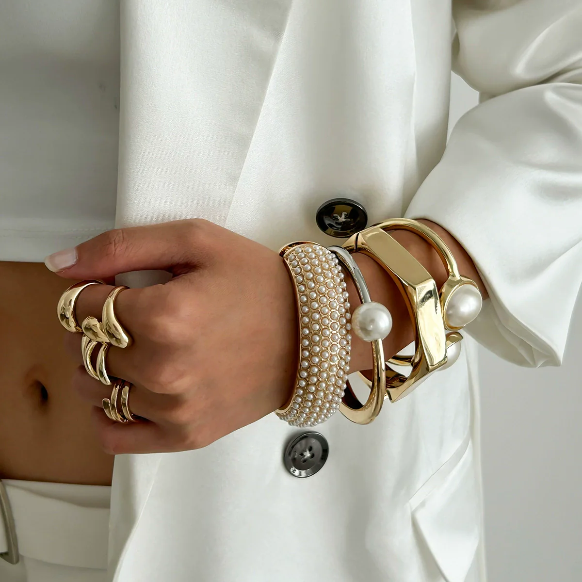 Bracelet Metal Imitation Pearl Cutout Glow Niche Geometric Electroplated For Women - Image 4
