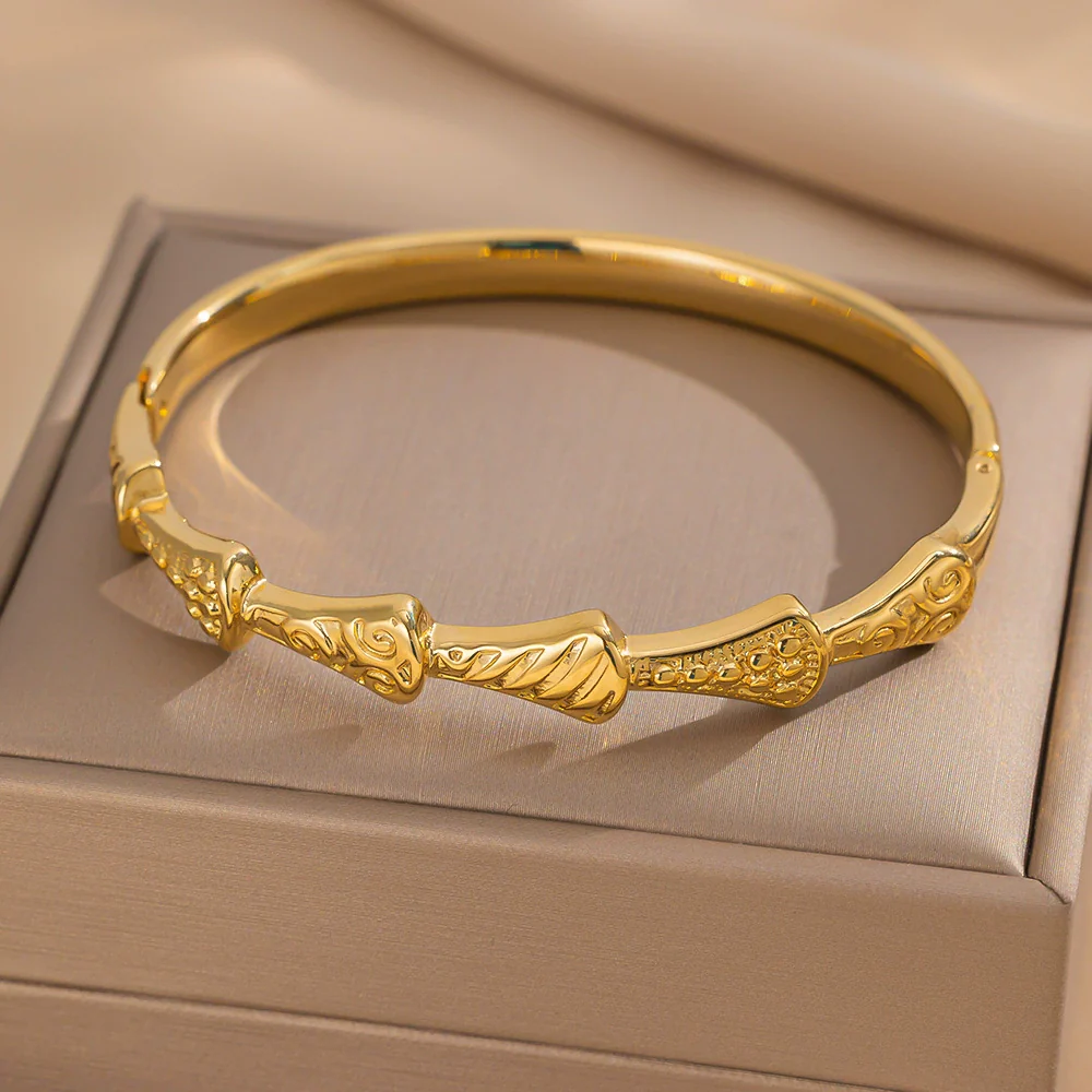 Bracelet Titanium Steel Fanshaped Electroplating Simple Luxury Design - Image 3