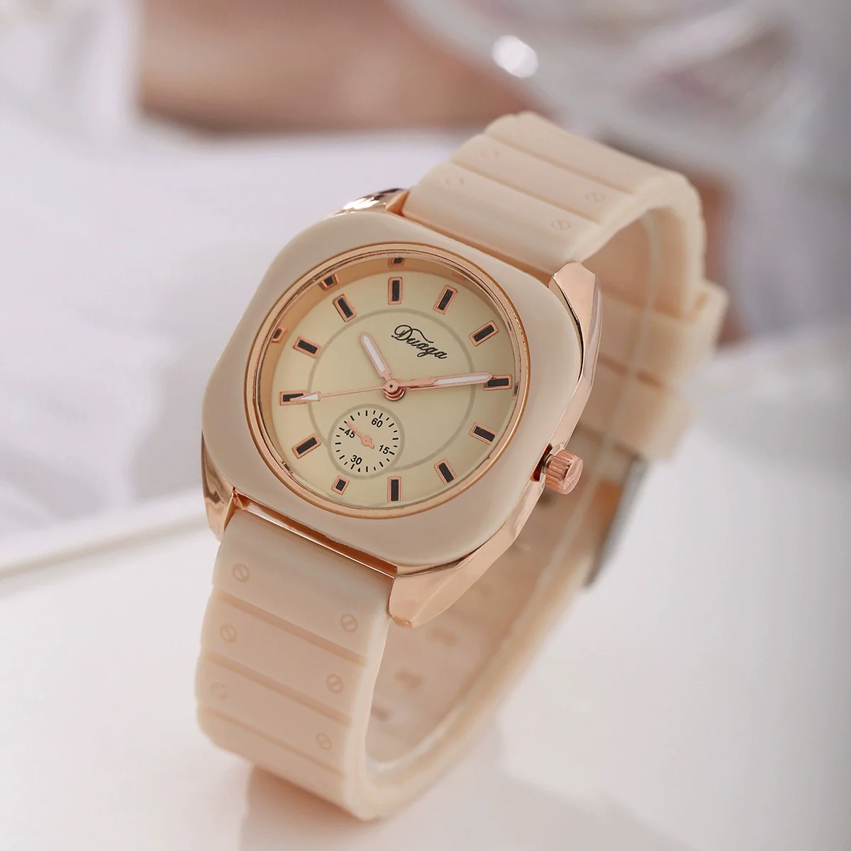 Casual Silicone Alloy Women's Round Watch With Pin Buckle And Ordinary Mirror - Image 9