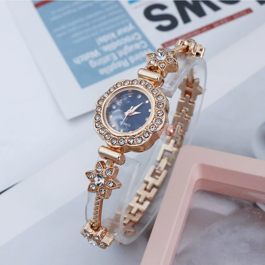 Casual Women's Alloy And Stainless Steel Bracelet Watch With Flower Shape Dial And Diamondstudded Design - Image 2