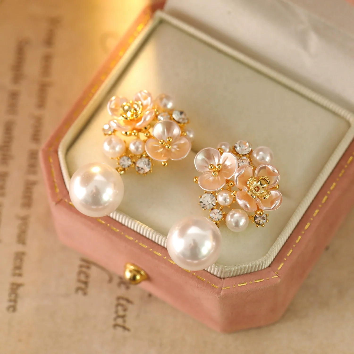 Copper Electroplated Geometric Flower Pearl Women's Earrings - Image 2