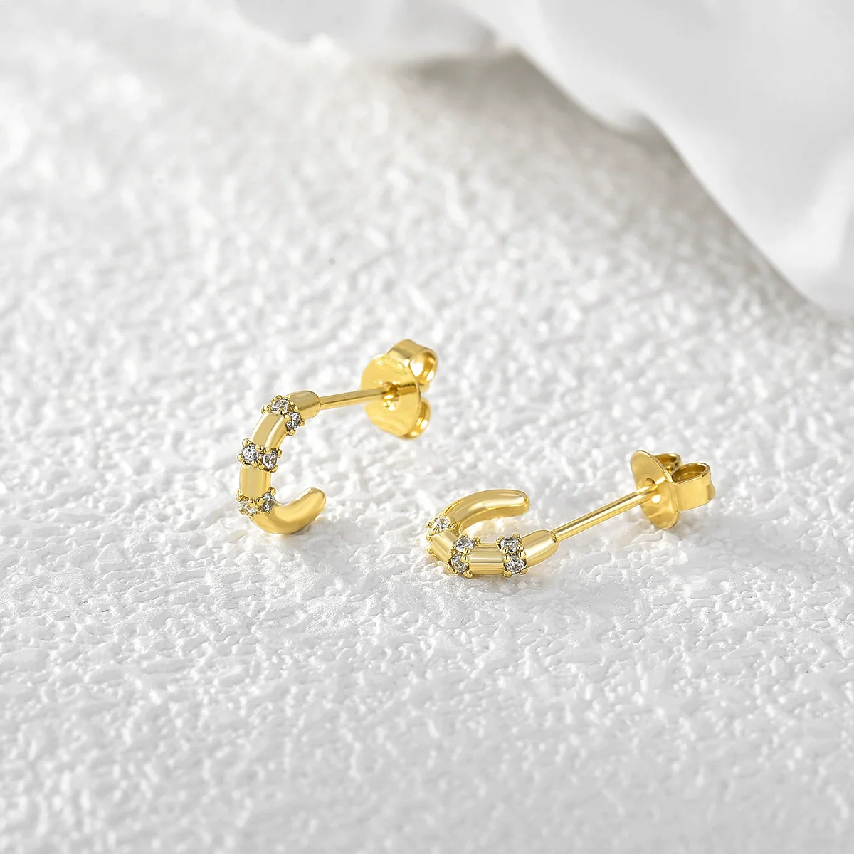 Copper Geometric Female Semiround Diamond Gold Plated Earrings - Image 2