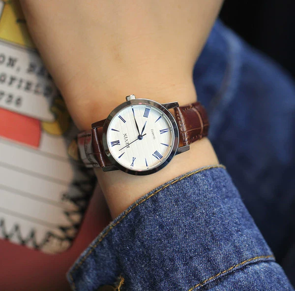 Couple's Genuine Leather And Alloy Watch Round Dial Pin Buckle Style - Image 9
