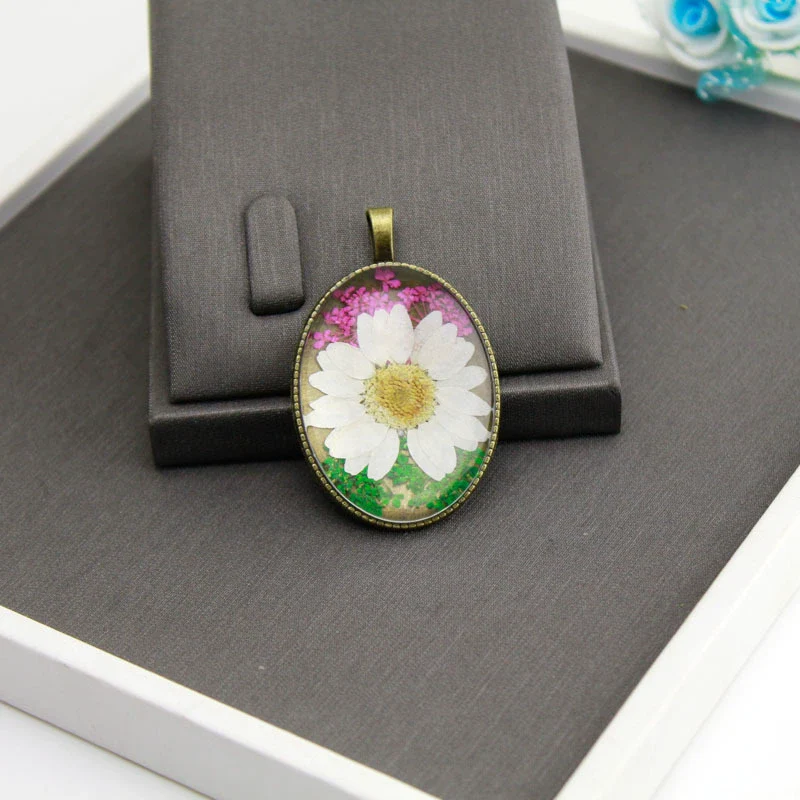 Dried Flower Necklace Glass And Glaze Pendant Pu Wax Rope Chain Drop Shape Minimalist And Geometric Style - Image 4