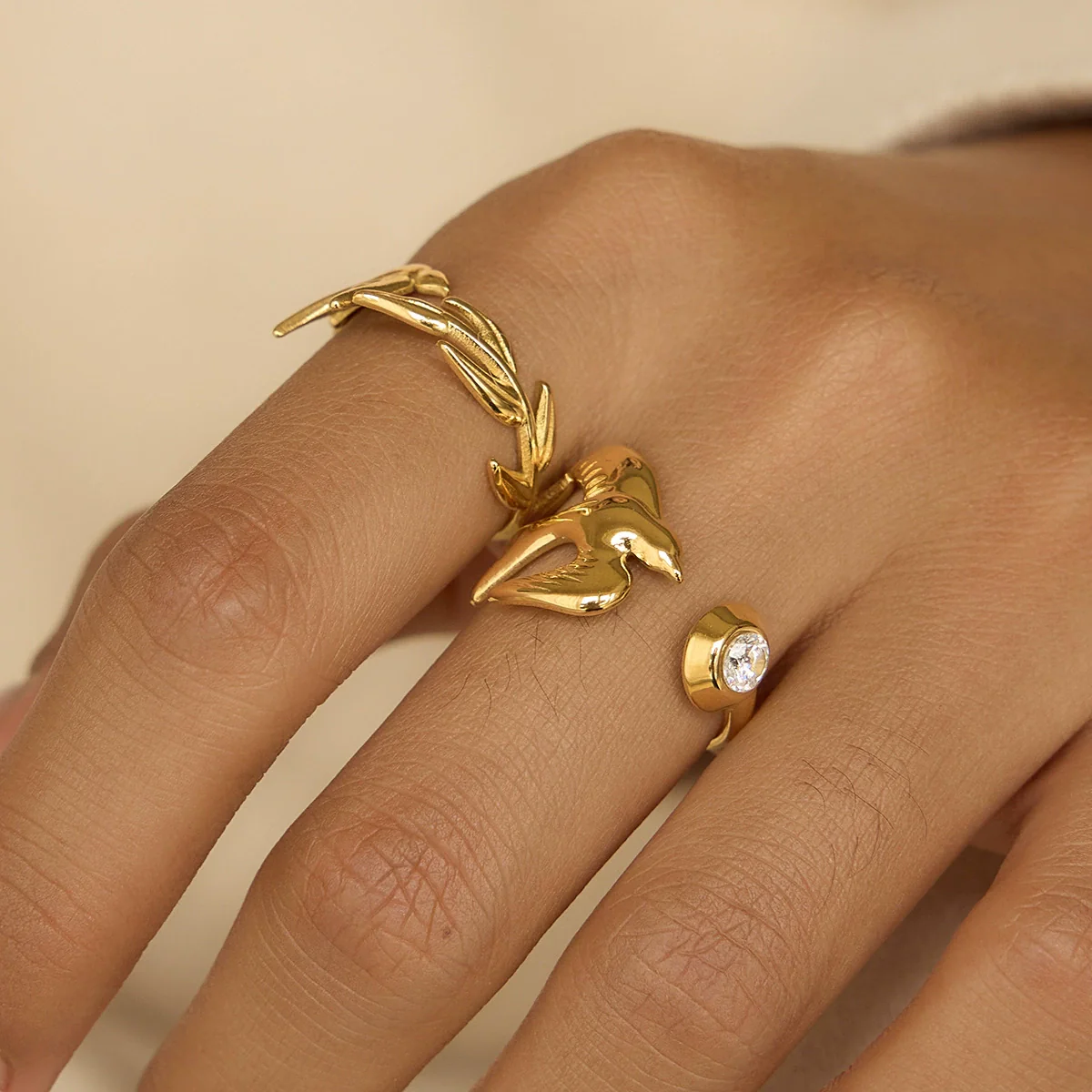 Elegant Light Luxury Animal Shaped Electroplated Stainless Steel Ring Jewelry For Women - Image 2