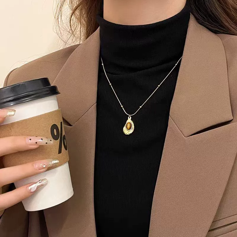 Elegant Oval Tiger Eye Women's Niche Light Luxury Maillard Style Alloy Necklace With Ball Chain And Electroplating - Image 2