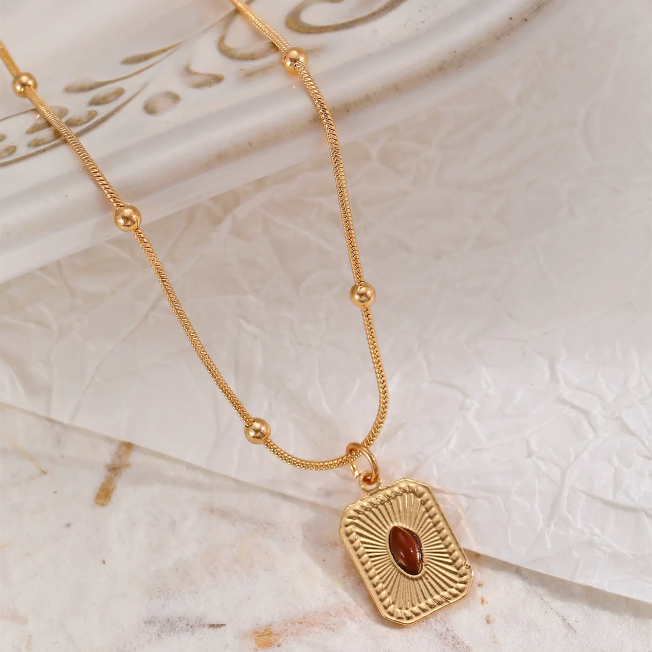 Elegant Oval Tiger Eye Women's Niche Light Luxury Maillard Style Alloy Necklace With Ball Chain And Electroplating - Image 9