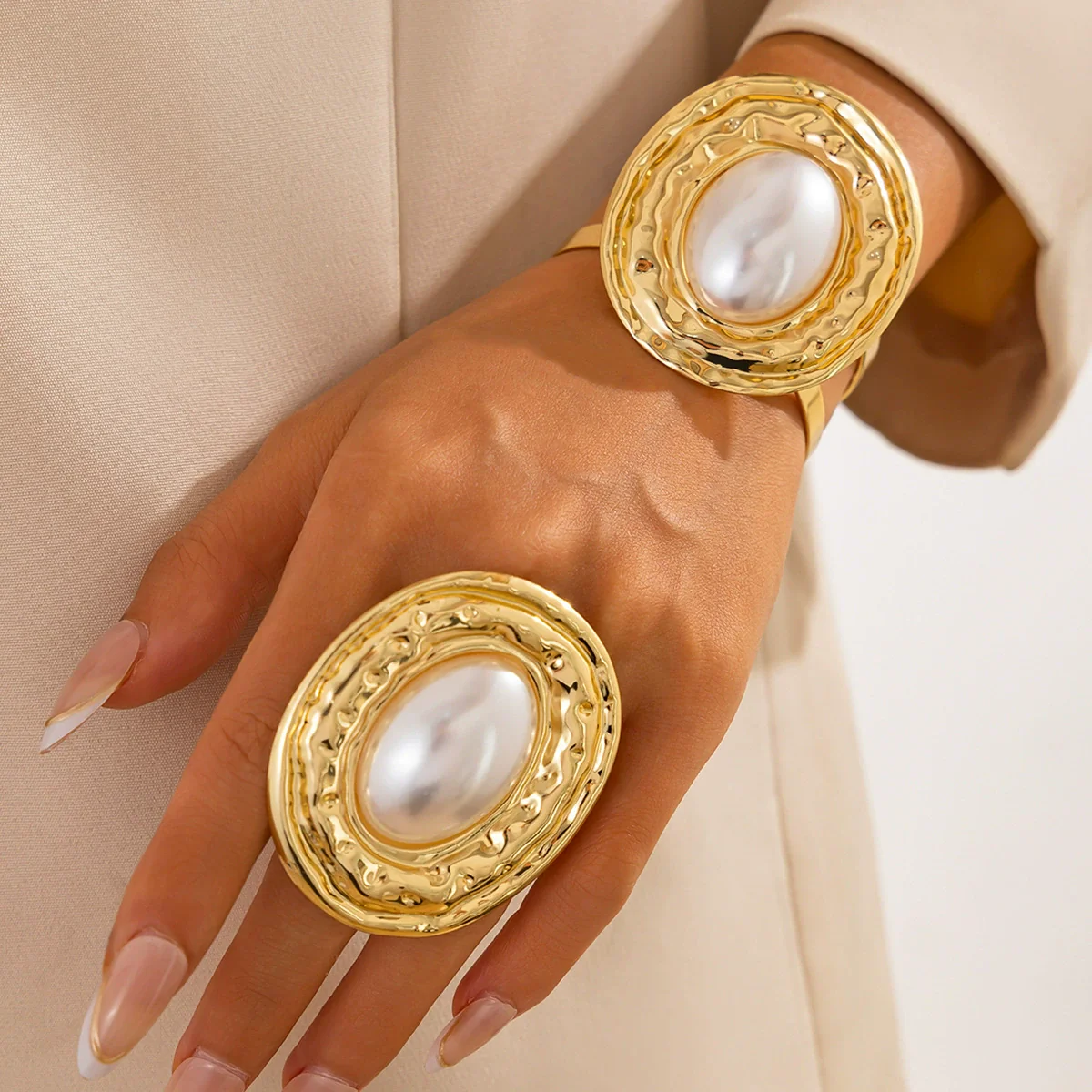 Exaggerated Geometric Oval Wide Bracelet Iron Imitation Pearl Electroplated