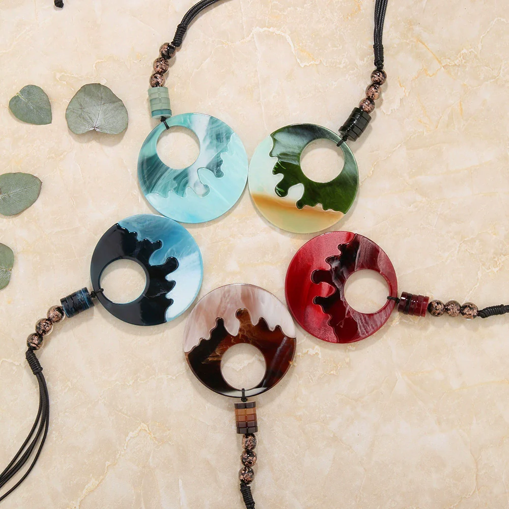 Exaggerated Hollow Acrylic Resin Pendant Necklace With Leather Rope Chain For Women - Image 2