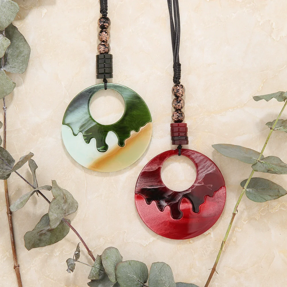 Exaggerated Hollow Acrylic Resin Pendant Necklace With Leather Rope Chain For Women - Image 4