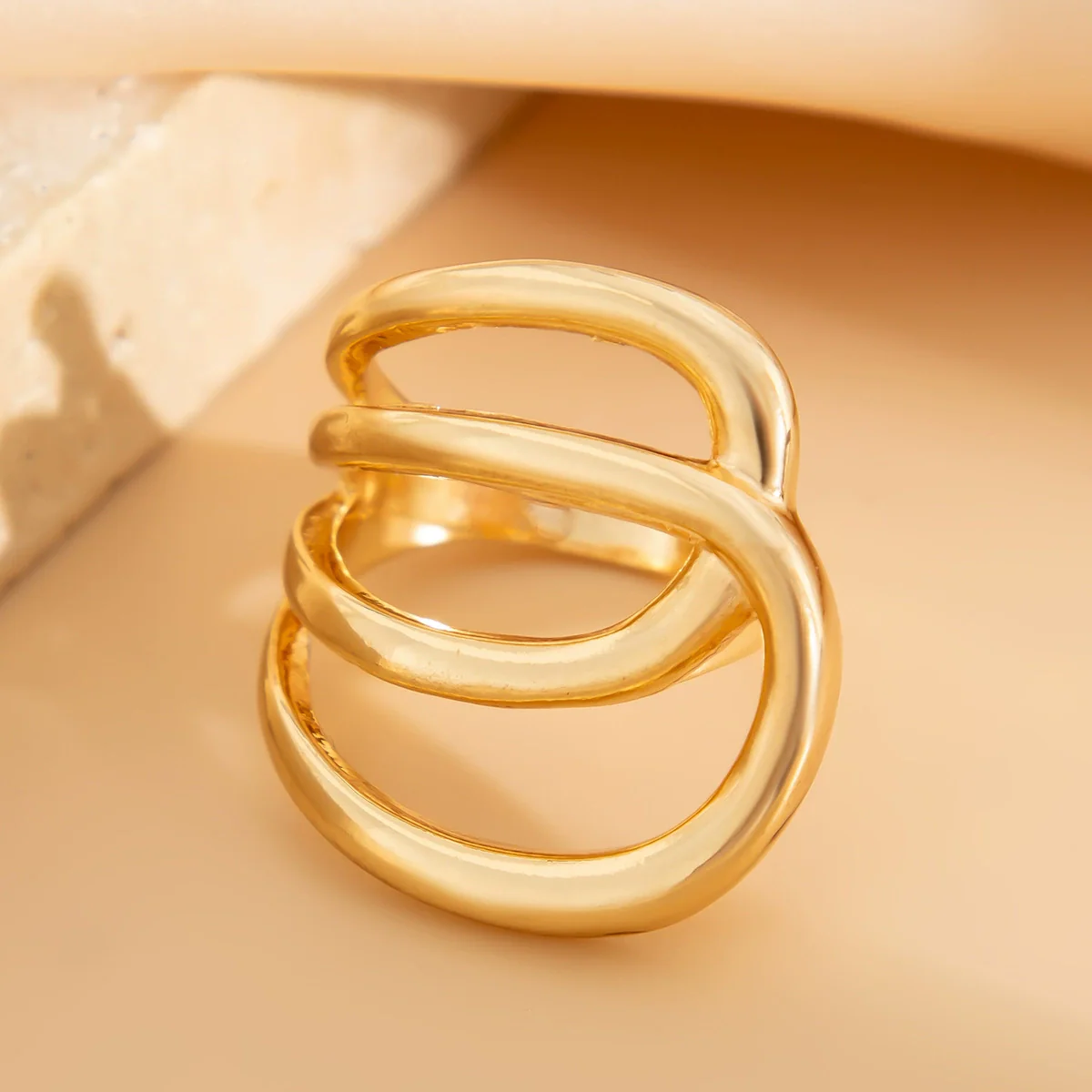 Exaggerated Irregular Square Alloy Bracelet With Electroplating - Image 9