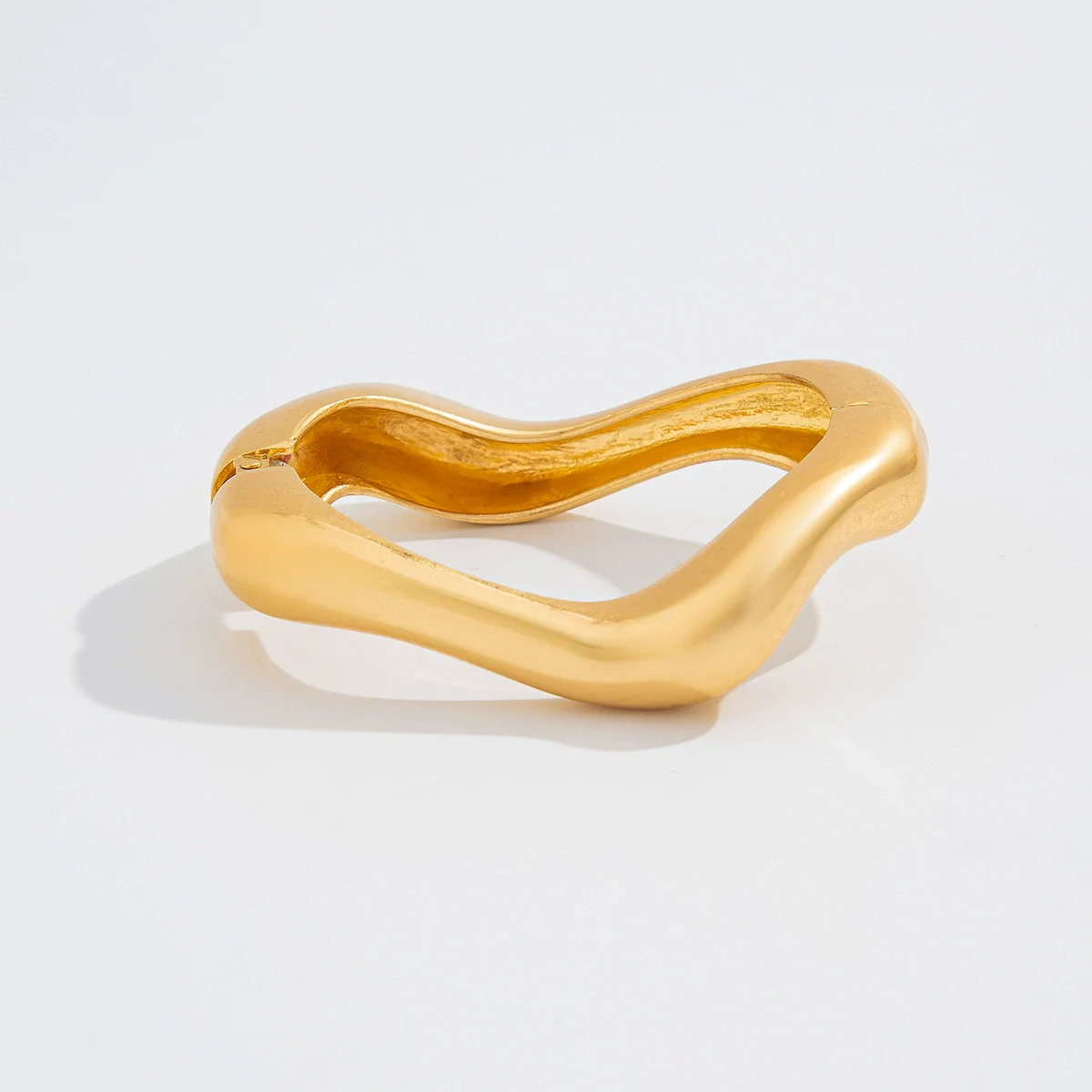 Exaggerated Metal Geometric Irregular Cutout Bracelet For Women With Electroplating - Image 10