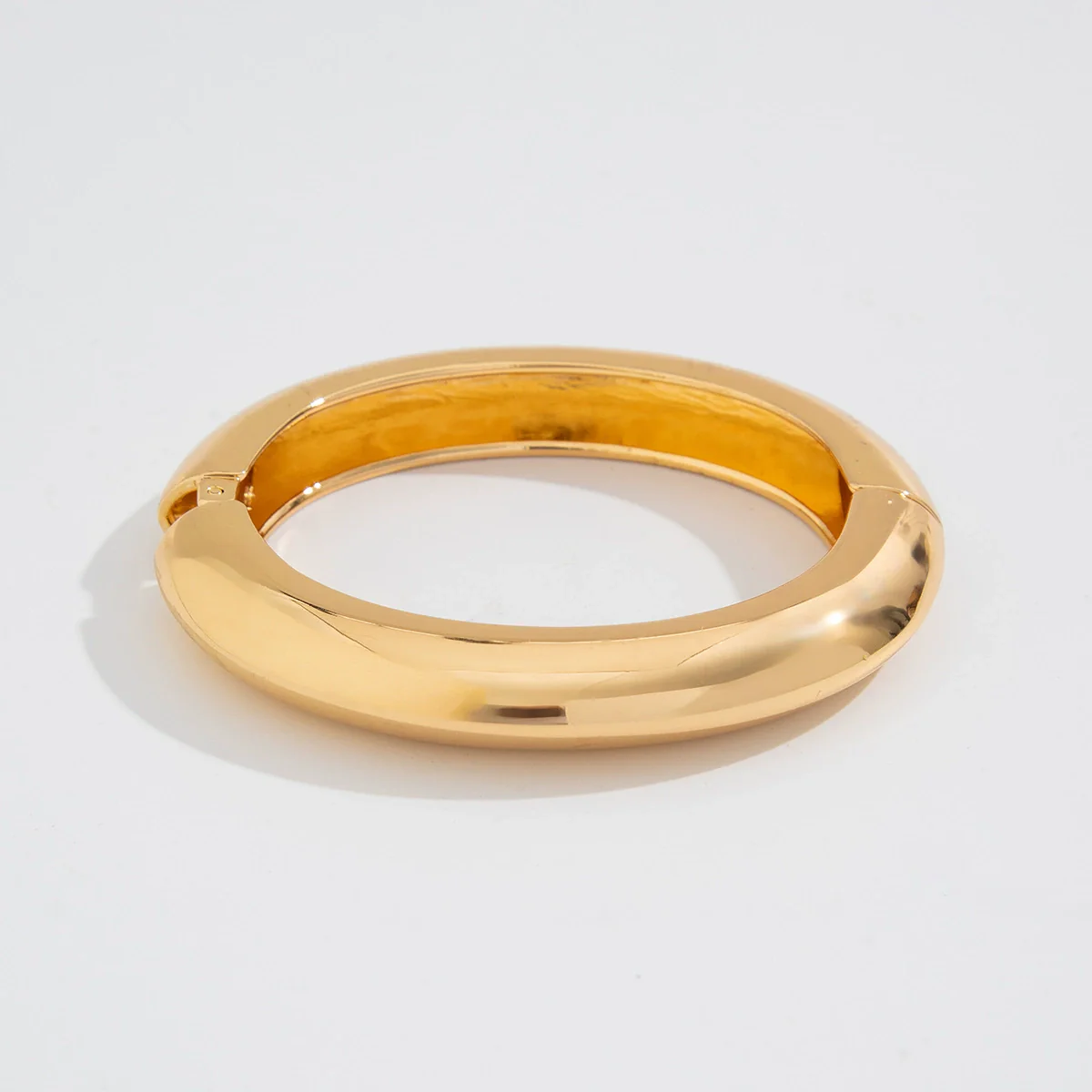 Exaggerated Metal Geometric Irregular Cutout Bracelet For Women With Electroplating - Image 6