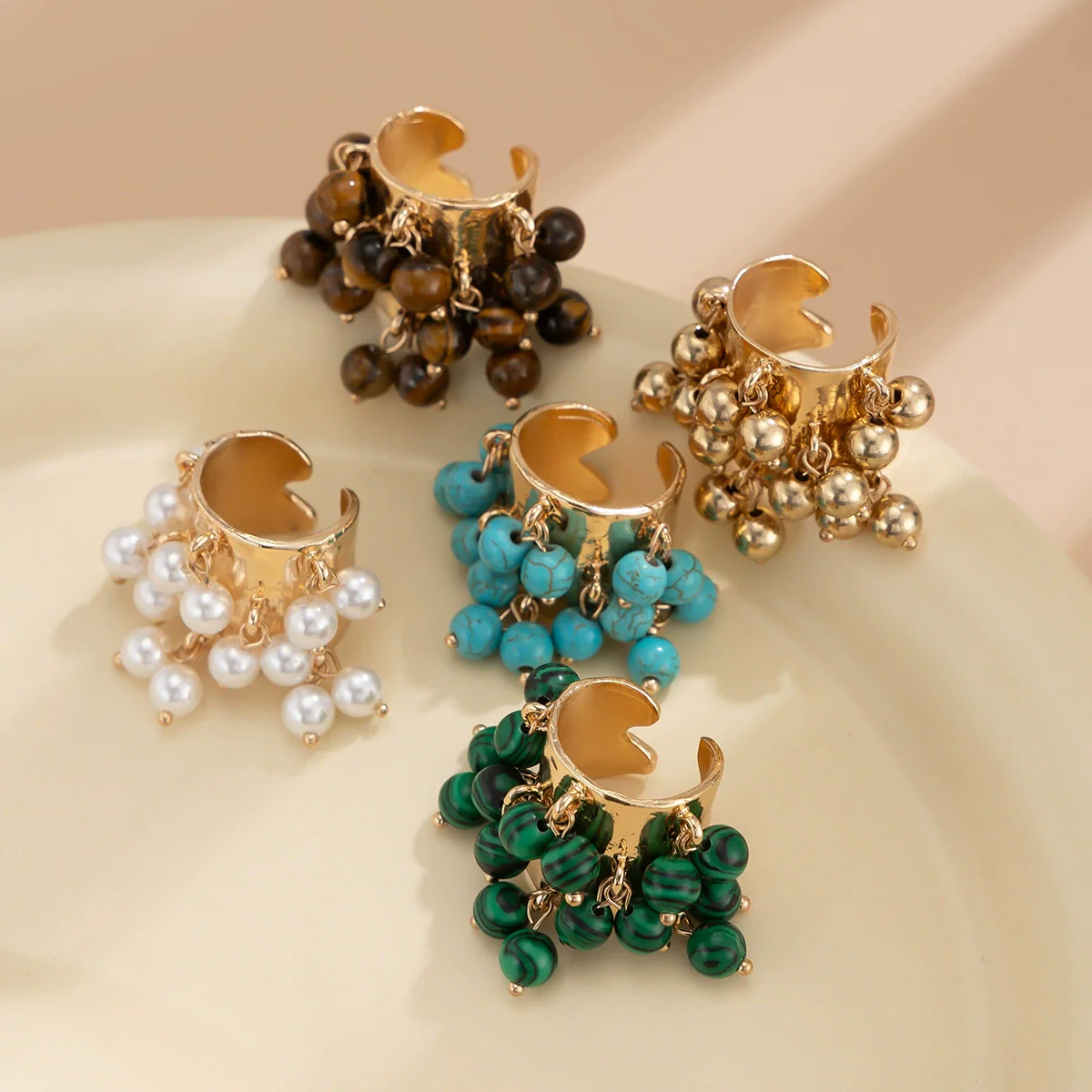 Exaggerated Retro Women's Ring With Imitation Pearls Heart Shape Geometric Pattern Electroplated - Image 3