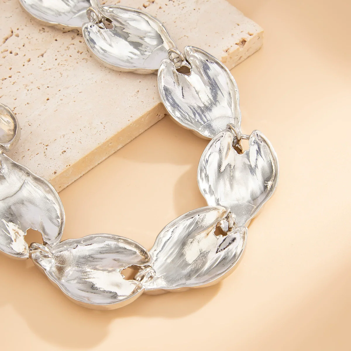 Exaggerated Specialshaped Shell Splicing Clavicle Necklace Alloy 925 Silver Geometric Metal Texture Electroplating - Image 4