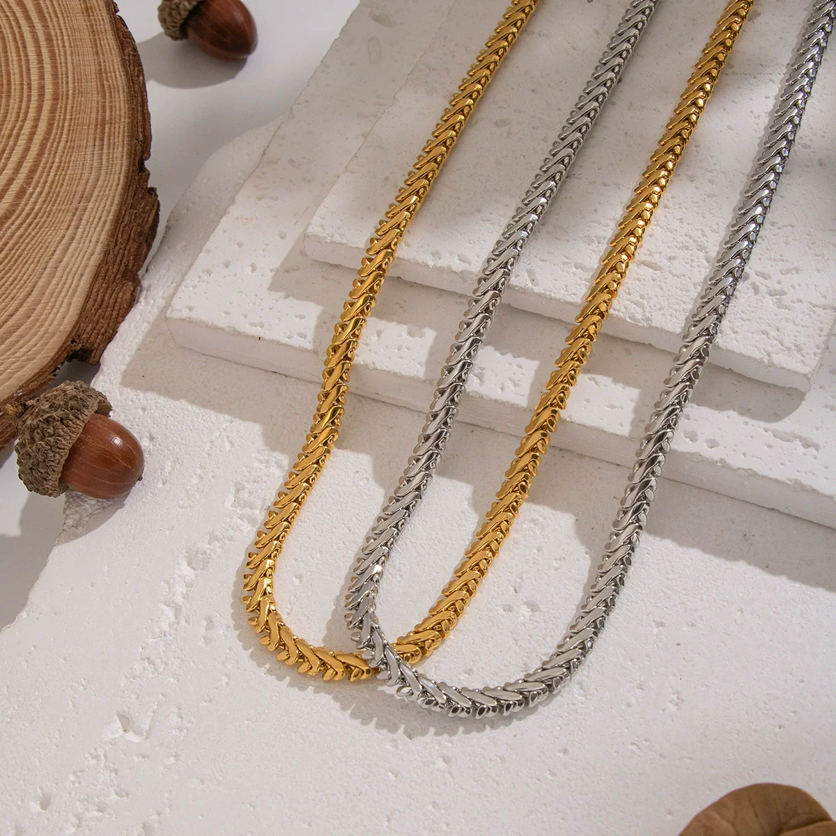 Exaggerated Stylish Geometric Snake Bone Whip Stainless Steel 18K Real Gold Plated Thick Chain Necklace For Women - Image 4
