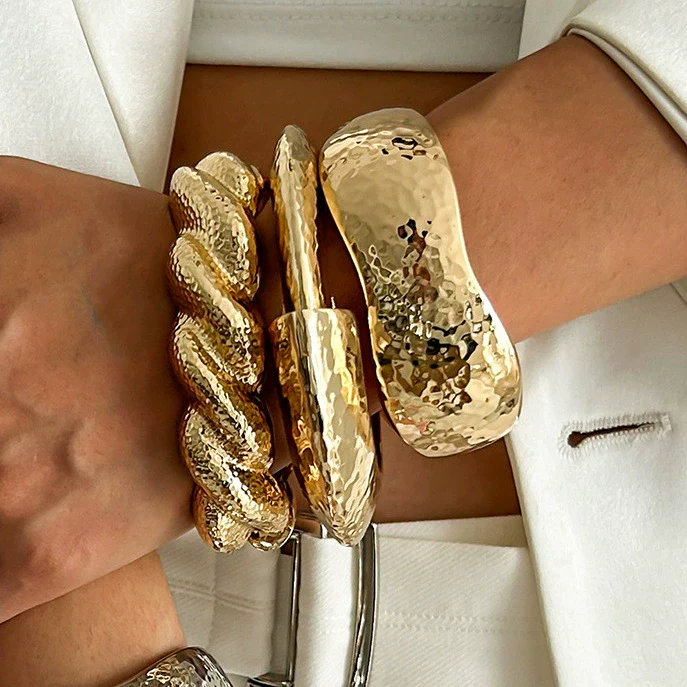 Exaggerated Widebrimmed Glitted Hammer Irregular Alloy Bracelet Electroplated - Image 2