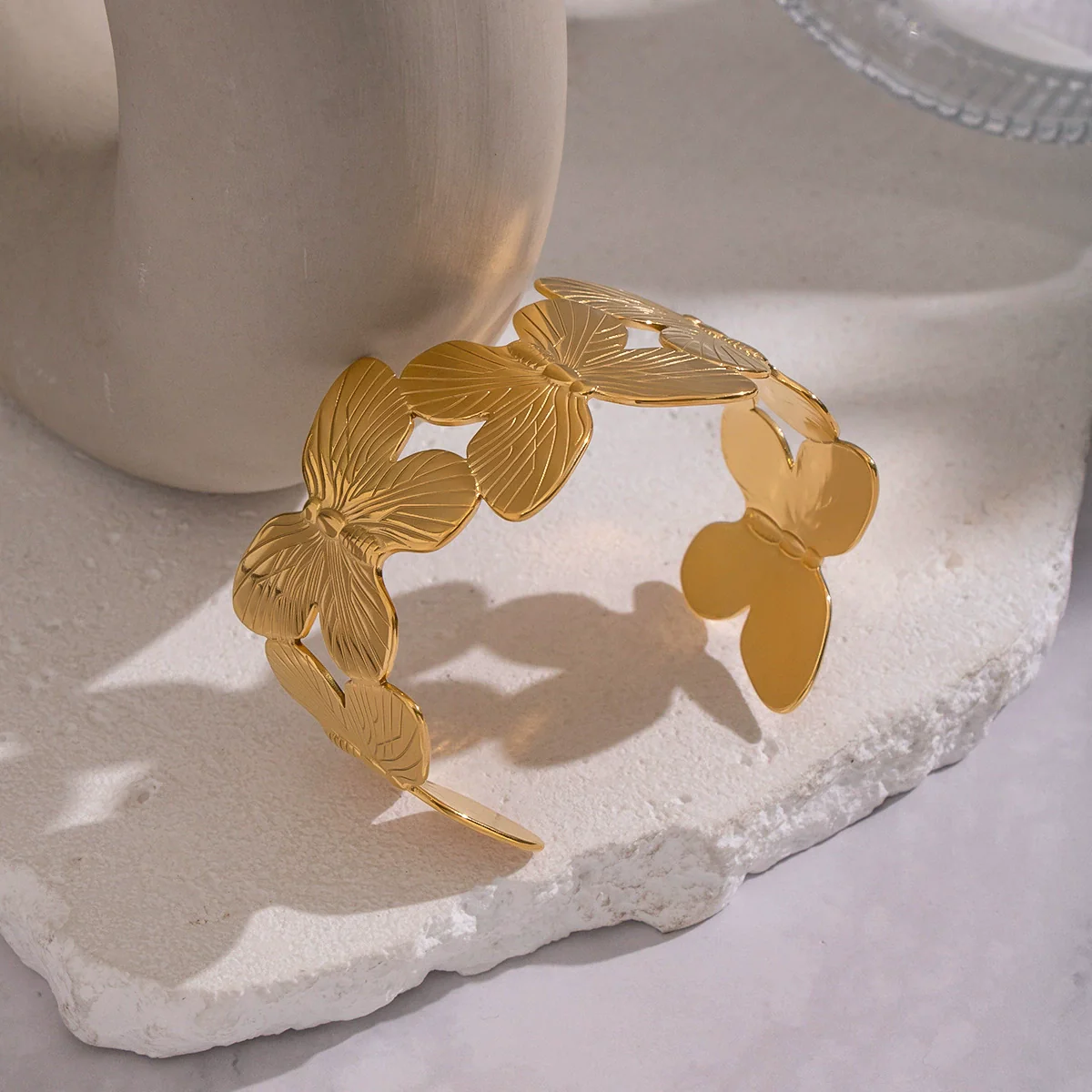 Exaggerated Widefaced Golden Butterfly Stitching Stainless Steel Electroplated Bracelet Jewelry Accessories - Image 4
