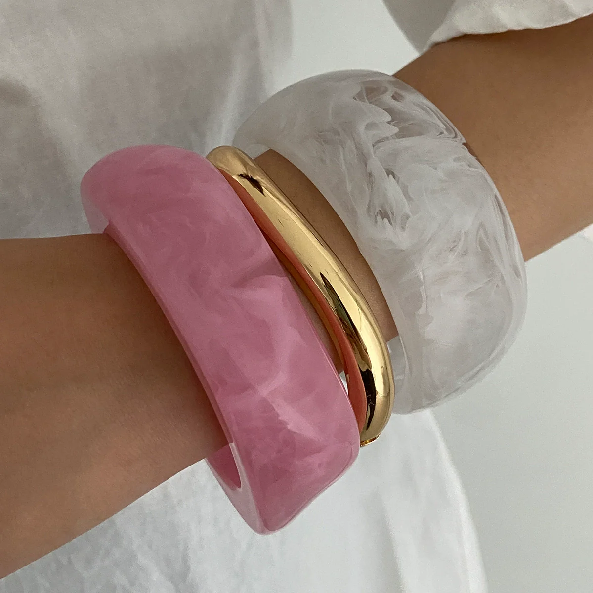 Fashion Acrylic And Alloy Wide Bracelet For Women With Smudged Texture Geometric Asymmetrical Design And Electroplating